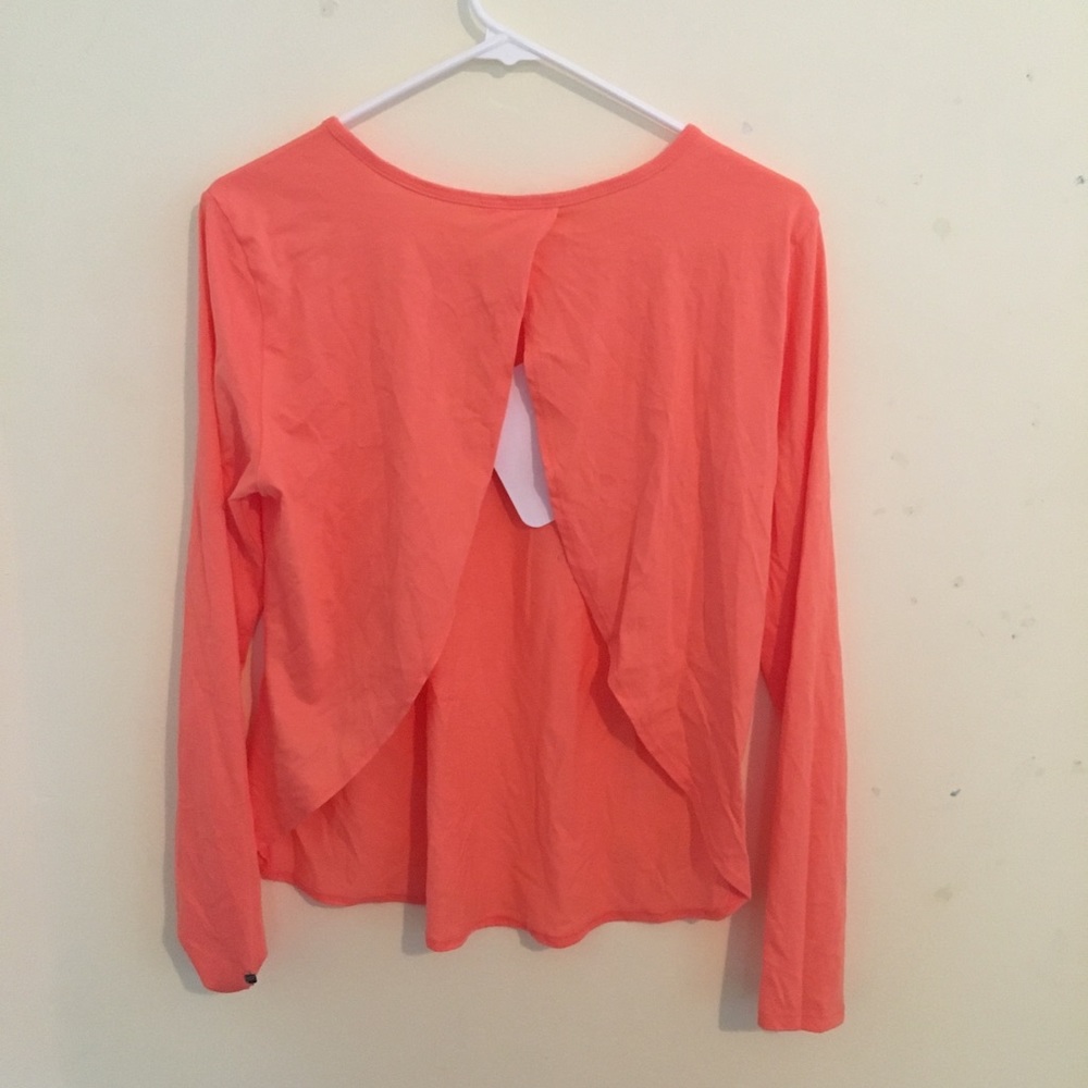 Fabletics Split Back Top - Picture 2 of 2